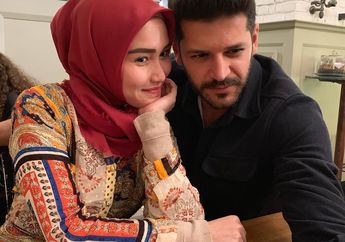 Foto Bareng Ayu Ting Ting, Seorang Pria Turki Kaget Dirinya Jadi Perbincangan di Indonesia