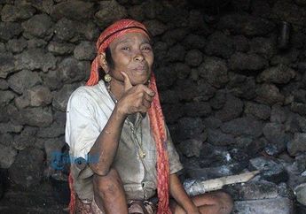 Pilu! Tinggal di Rumah Batu dan Miliki Keterbatasan Fisik, Luh Ariani Hanya Bisa Mandi Saat Turun Hujan