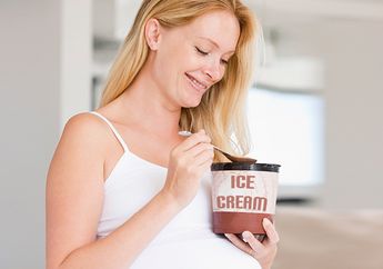 Benarkah Ibu Hamil Pantang Minum Es, ini Jawaban Dokter Reisa Broto Asmoro