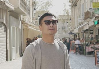 Raditya Dika Kasih Tips Agar Para Jomlo Segera Dapat Kekasih: Turunin Standar, Main Tinder Swap Kanan Semua!