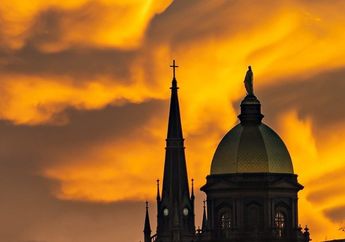 Puntung Rokok Ditemukan di Notre Dame Pasca Kebakaran, Inikah yang Menjadi Pemicu Kebakaran?