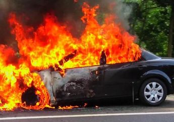 Masih Tak Setuju Perempuan Mengemudi, Seorang Pria Arab Saudi Bakar Mobil Baru Teman Wanitanya