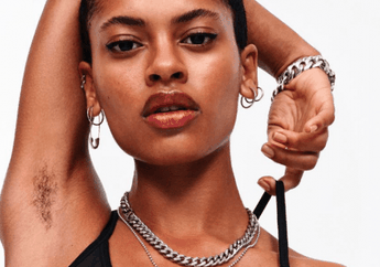 Dukung Perempuan Tumbuhkan Bulu Ketiak, Nike Pasang Foto Ini untuk Kampanye Bra!