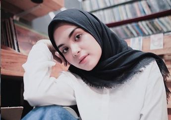 Ini Gaya Vebby Palwinta dalam Busana Hijab Nyaman yang Santun dan Cocok Selama Bulan Ramadan