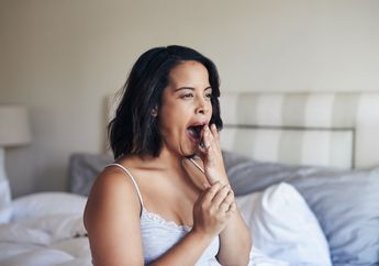 Alasan yang Menyebabkan Napas Bau saat Bangun Tidur, Atasi dengan Cara Mudah ini!