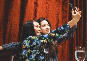 Titi DJ dan Sang Anak, Stephanie Poetri Dougherty Terlihat Sangat Mirip Seperti Kembar!