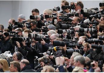 Buat Kesalahan Fatal Saat Bikin Berita, Jurnalis Tiongkok Dimaafkan Lantaran Fotonya Berhasil Luluhkan Hati Banyak Netizen