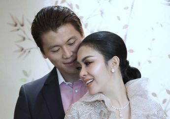 Bak Cinderella! Cantiknya Syahrini Kala Kenakan Sepatu Mewah dan Berkilau di Pesta Ulang Tahun Sahabat Sosialitanya