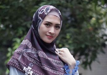 Tampil Anggun dengan Hijab, Donita Justru Takut Disemprot Netizen Dalam Memilih Busana