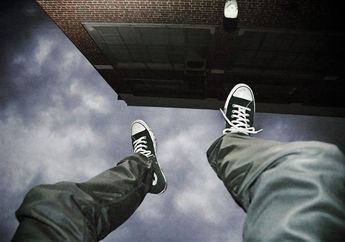 Arti Mimpi Jatuh dari Ketinggian Pertanda Kebangkrutan? Ini Arti di Baliknya Menurut Para Ahli