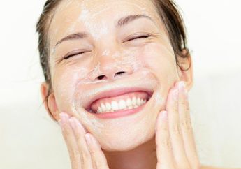 4 Rekomendasi Facial Wash untuk Kulit Berjerawat, Wajah Bersih Mulai Rp 28 Ribu!