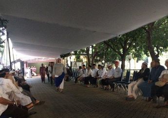 Datang dari Berbagai Penjuru Indonesia, Ratusan Jamaah Lantunkan Doa untuk Almarhum Ustaz Arifin Ilham di Masjid Az Zikra