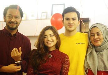Kakak Rizky Nazar, Rizkina Nazar Tampil Anggun Pakai 6 Dress Kondangan