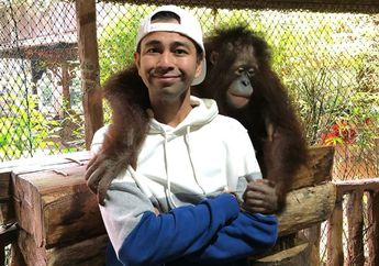 Tajir Melintir, Raffi Ahmad Tak Sungkan Makan Sahur di Pinggir Jalan!