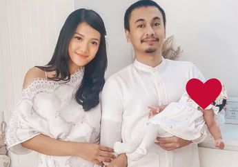 Lama Sembunyikan Wajah Putrinya, Raditya Dika Unggah Foto Wajah Cantik Alinea Tepat di Usia 1 Bulan