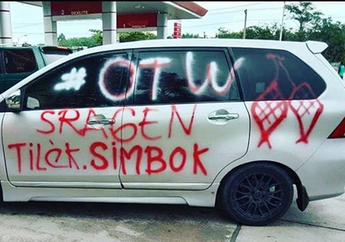 Tanpa Kertas Tempelan Seperti Pemudik Bermotor, Pemilik Mobil Ini Langsung Cat Bodi Mobilnya Untuk Ungkapan Rindu Kampun Halaman