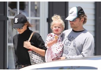 Dikabarkan Putus, Irina Shayk Angkat Kaki dari Rumah Mewah Bradley Cooper yang Bernilai Rp 65 Miliar, Cuma Bawa Koper dan Mantel!