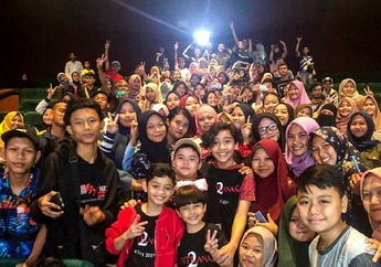 Begini Antusias Penonton Saat Pemain Film Kuntilanak 2 Berkunjung ke Bioskop