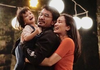 Putrinya Genap Berusia 2 Tahun, Atiqah Hasiholan Unggah Video Mengharukan