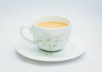 Orang Inggris Suka Mencampurkan Susu ke dalam Teh, Kenapa, ya?