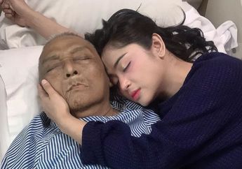 Masih Berduka, Dewi Perssik Bagikan Momen Mengharukan Bersama Mendiang Ayahanda