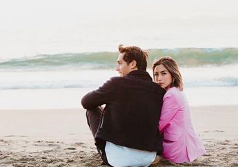 Tunangan, Jessica Iskandar Tampil Seksi dengan Gaun 3D