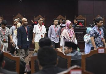 Berpenampilan Nyentrik dengan Kenakan Kacamata Hitam Saat Sidang Sengketa Pilpres 2019 Berlangsung, Salah Satu Saksi Prabowo-Sandi Jadi Sorotan Hakim MK