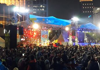 Ribuan Masyarakat Telah Padati Bundaran HI Demi Nikmati Jakarta Night Festival