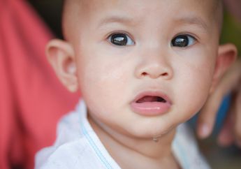 Manfaat Positif Bayi yang Mengeluarkan Air Liur, Ternyata Bukan karena Ngidam Tak Dipenuhi!