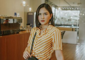 Pose di Lantai dengan Busana Belahan Tinggi, Potret Jessica Mila Pamer Paha Mulus Jadi Sorotan Netizen