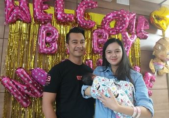 Tak Mau Komentar Mengenai Perseteruan dengan sang Ibu Pasca Lahiran Anak Pertama, Eza Gionino Beri Pesan Menyentuh