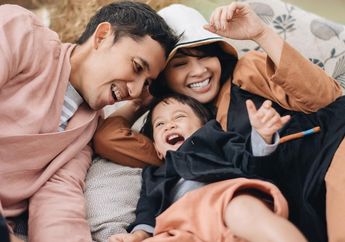 Hong Kong Waspada Corona, Andien Aisyah Justru Asyik Liburan di Disneyland