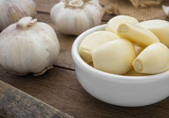 Meletakkan Bawang Putih di Bawah Bantal, Apa Manfaatnya?