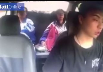 Supir Mengantuk, Dua Gadis Sekolah Tersungkur dari Kursi Penumpang!
