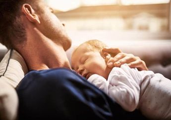 Jadi Pembelajaran Bagi Para Orang Tua, Kisah Ayah Asuh Bayi 2 Bulan Tertidur Berakhir Mengenaskan, Rumah Tangganya Hancur Lebur!