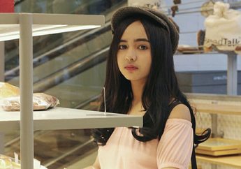Jadi Pemeran Sisca di 'Cinta Suci', Ini 5 Gaya Girly Dianda Sabrina Pakai Outfit Pink!