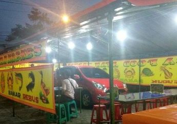 Viral! Takut Dikejar Leasing, Seorang Wanita Parkirkan Mobilnya di dalam Warung Pecel Lele