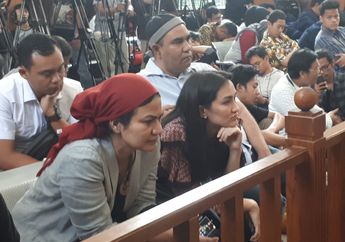 Jelang Vonis Majelis Hakim, Ratna Sarumpaet Didampingi Ketiga Anaknya