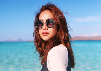 Kembali Tampil Seksi, Bunga Citra Lestari Didoakan Netizen Segera Berhijrah!