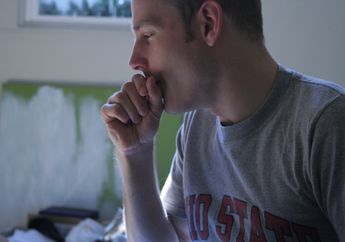 Keluhkan Batuk Terus Menerus Selama 2 Bulan, Dokter Kaget Dapati Hewan Menjijikan Ini Hidup di Tenggorokan Seorang Pria