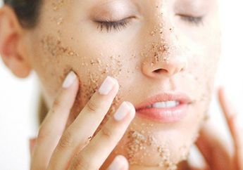 Gampang Dibuat, Simak 4 Cara Membuat Face Scrub Alami dari Gula untuk Mengecilkan Pori-pori