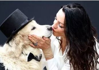 Mantan Model Cantik Asal Inggris Ini Merasa Bahagia Menikah dengan Anjingnya Usai Kisah Cintanya Kandas dengan 220 Pria