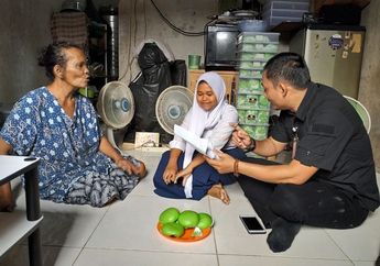 Viral Siswi SMP Berjualan Bakpao Sembari Belajar di Pom Bensin, Presiden Jokowi Beri Bantuan