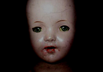 Anabelle dan 4 Kisah Nyata Boneka Berhantu Paling Menyeramkan di Dunia