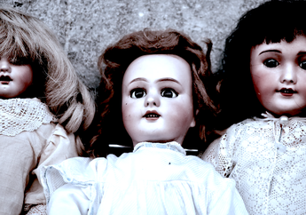 Tak Hanya Annabelle, 4 Kisah Nyata Boneka Hantu ini Nggak Kalah Bikin Merinding!