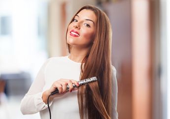 3 Bahan Alami yang Bisa Bikin Rambut Lurus dan Mudah Diatur, Tak Perlu Repot Mencatok!