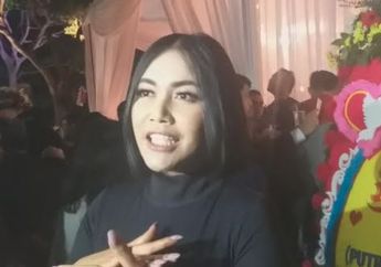 Berada di Tengah Pesta, Denada Deg-degan Kepikiran Anaknya yang Tengah Dikemoterapi