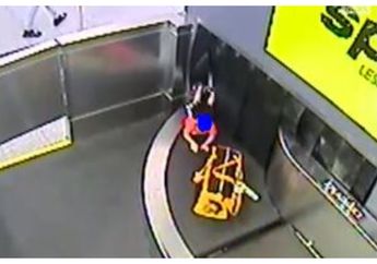 Main-Main di Konveyor Bagasi Bandara, Seorang Balita Alami Patah Tulang