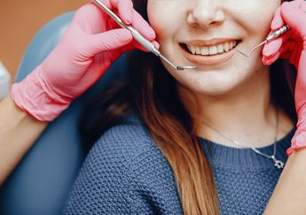 7 Cara Ampuh Obati Gigi Sakit dan Berlubang, Nggak Perlu ke Dokter Gigi dan Cuma Pakai Bahan-bahan Dapur!