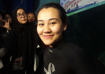 Reza Artamevia Bangga Aaliyah Massaid Dipercaya Kibarkan Bendera Merah Putih di Bawah Air